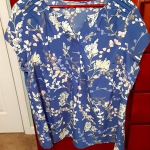 Croft & Barrow Floral Split Neck Shoulder Detail Top 1X Blue and White